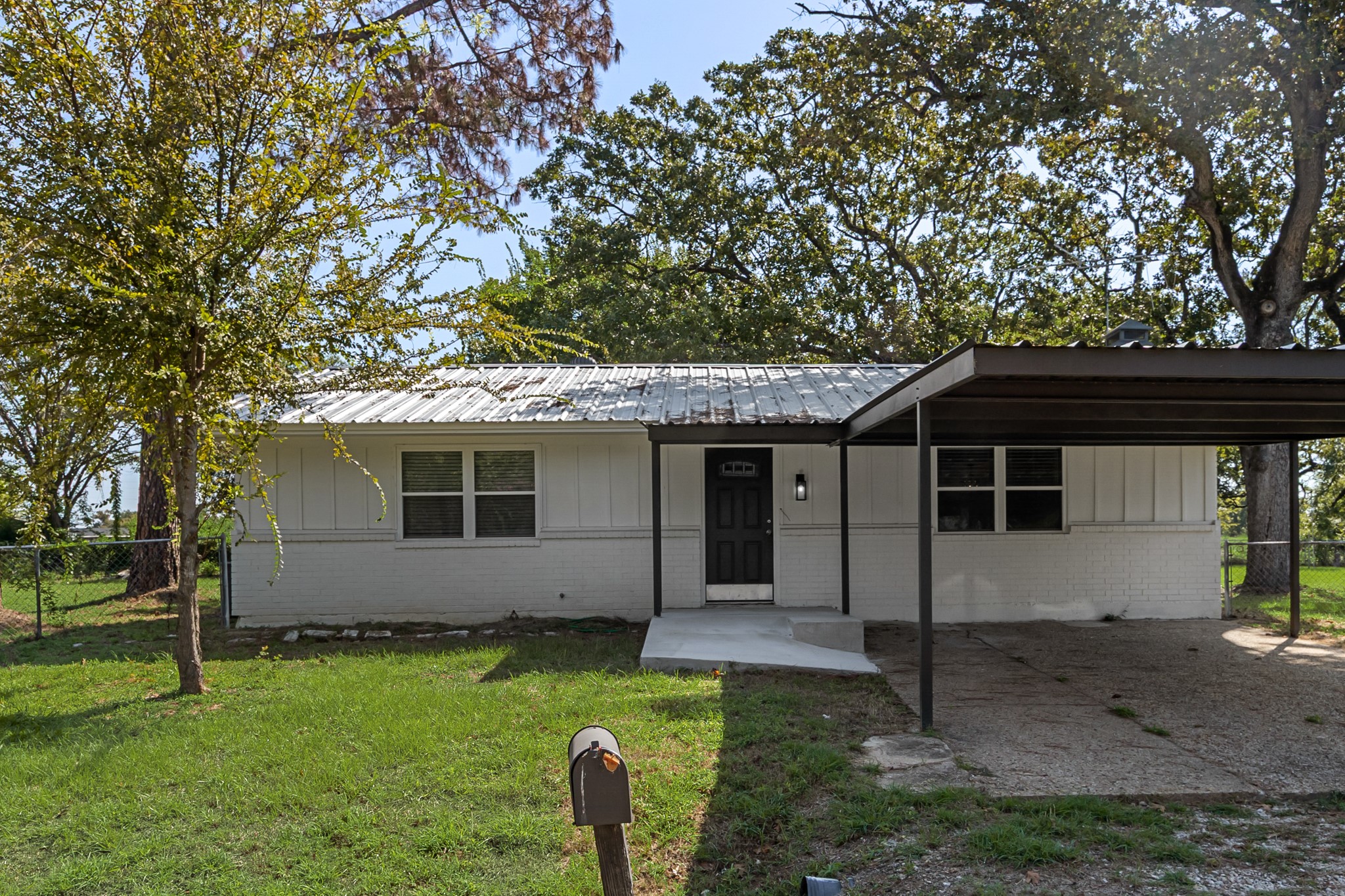 107 E Bayside Drive Mabank TX 75156