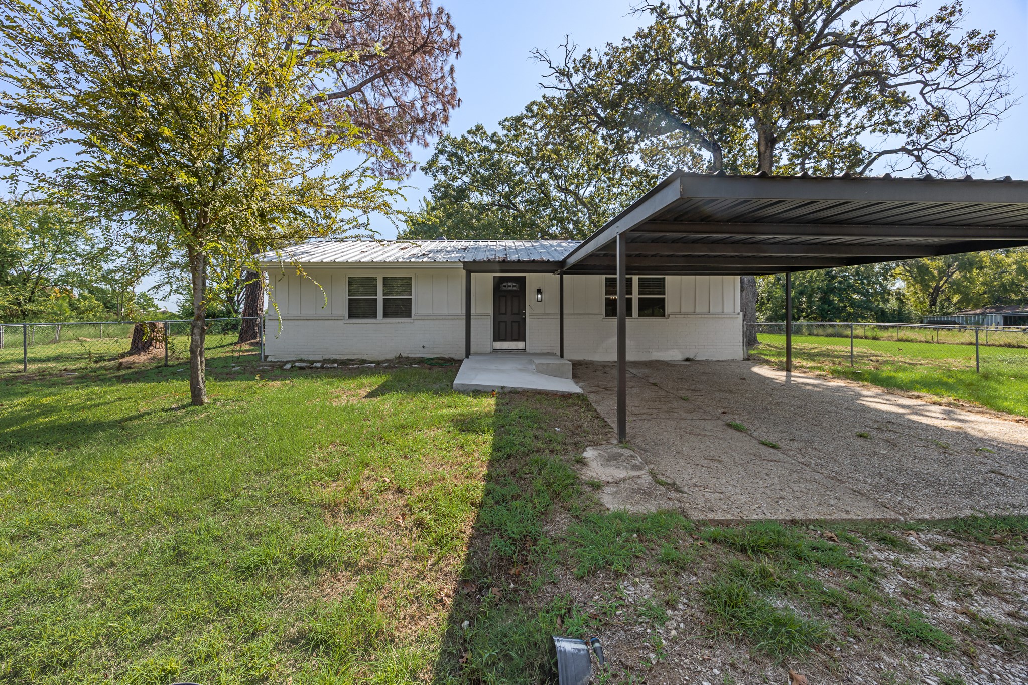107 E Bayside Drive Mabank TX 75156