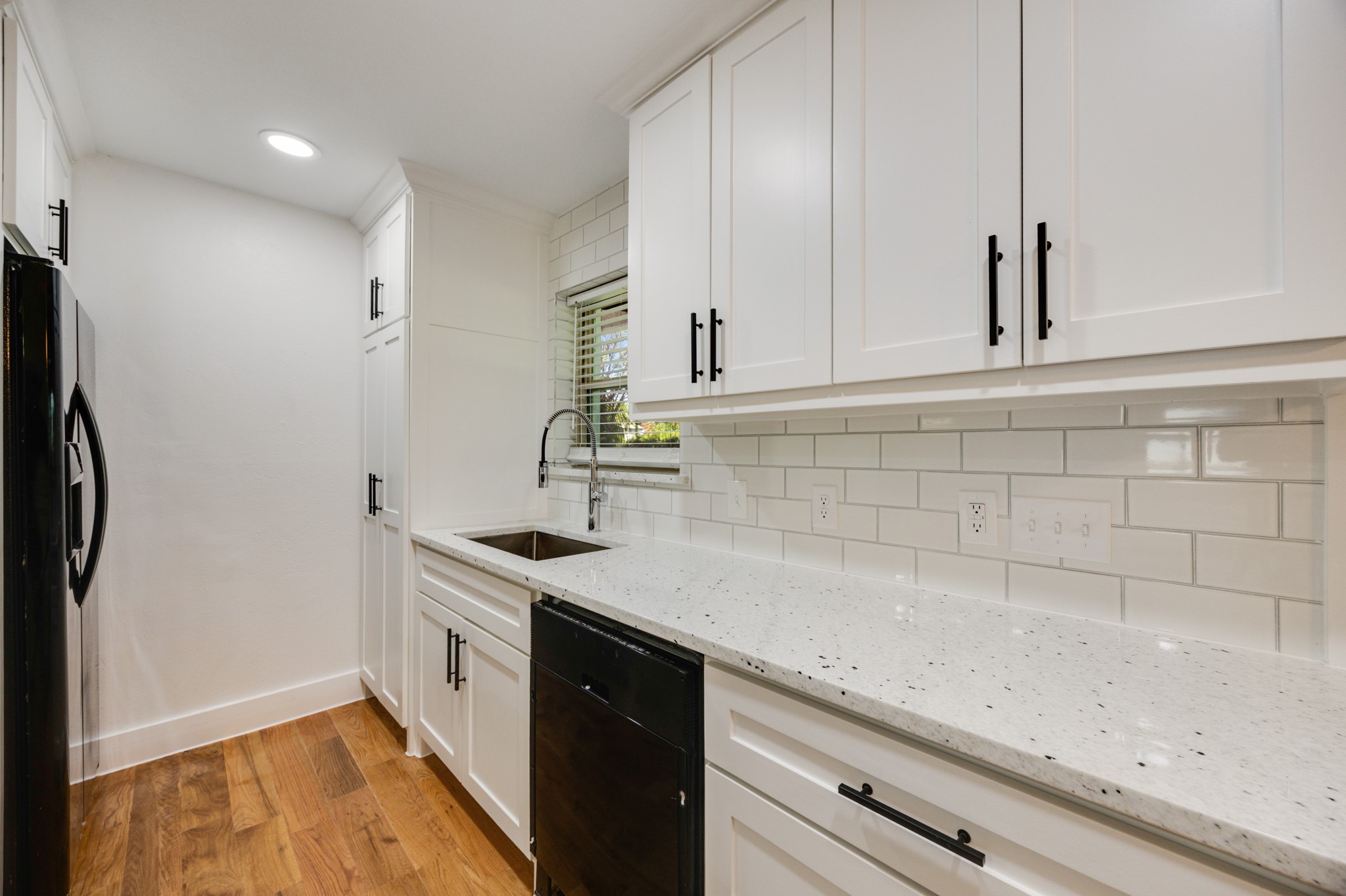 107 E Bayside Drive Mabank TX 75156