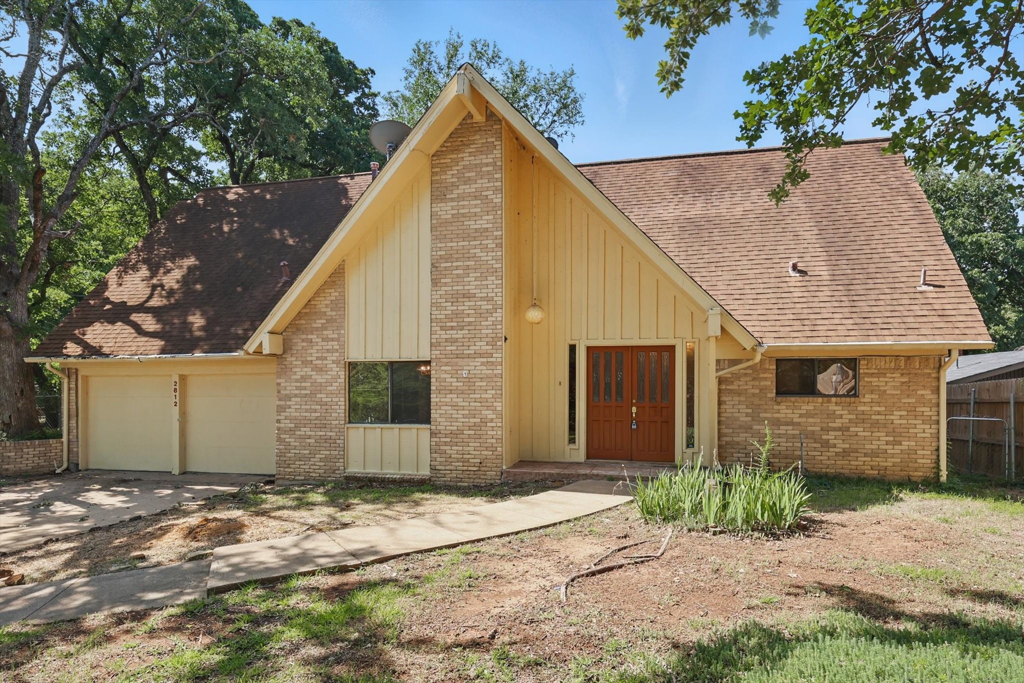 2812 Oak Cliff Lane Arlington TX 76012