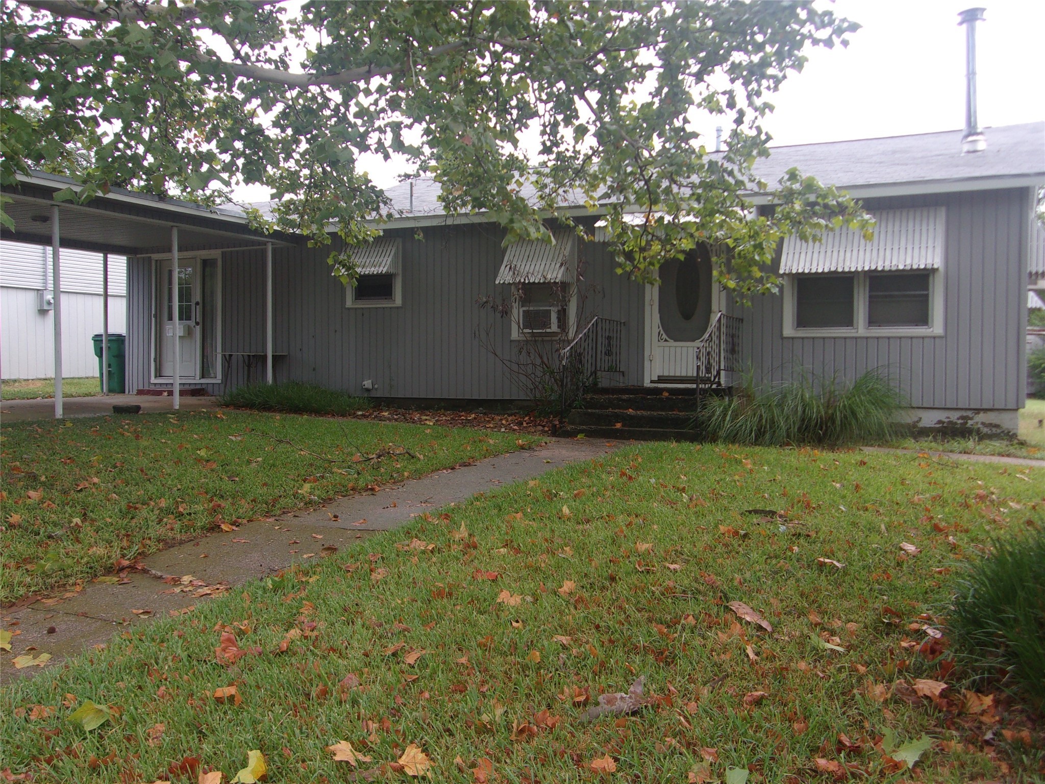 1003 Lowrie Street Bowie TX 76230