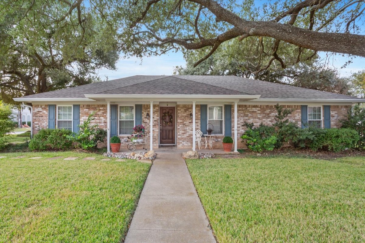 8604 Briargrove Drive Woodway TX 76712