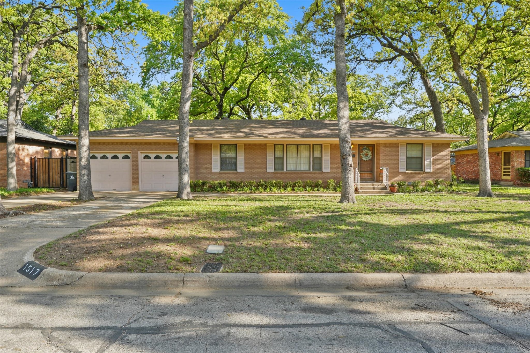 1517 W Lavender Lane Arlington TX 76013