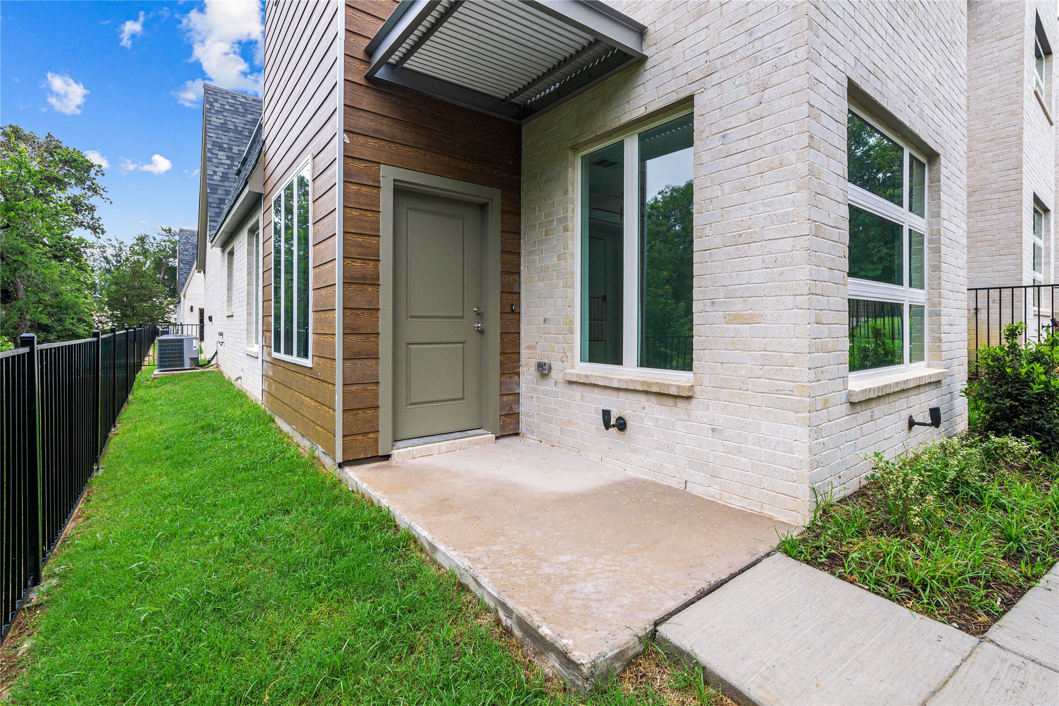 321 Oakbend Drive Lewisville TX 75067
