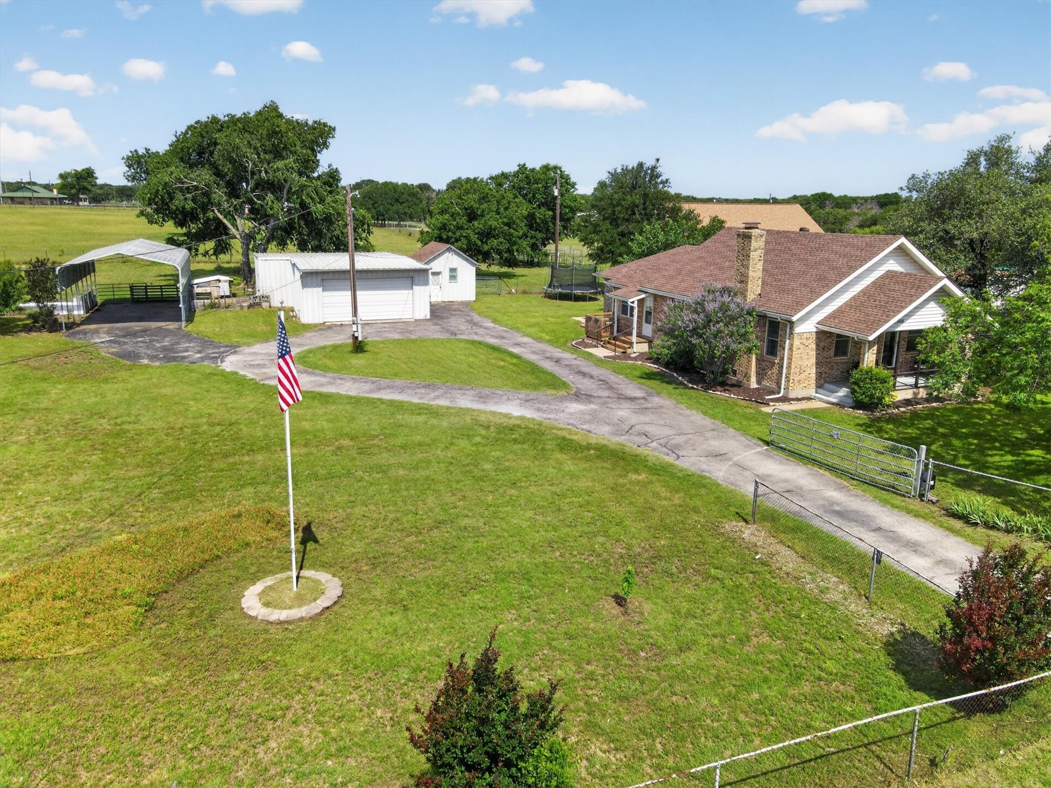 1808 Silver Creek Azle Road Azle TX 76020