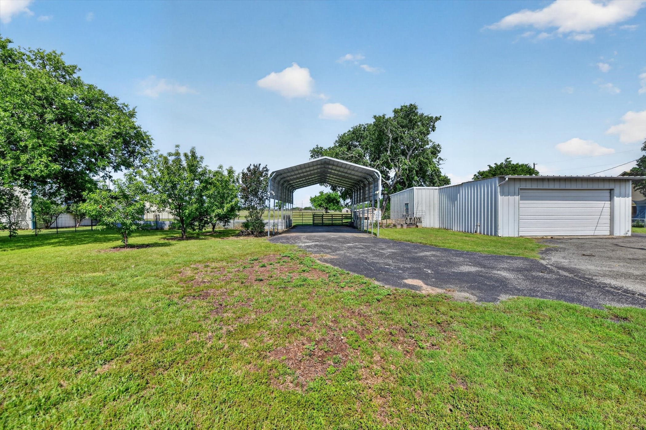 1808 Silver Creek Azle Road Azle TX 76020