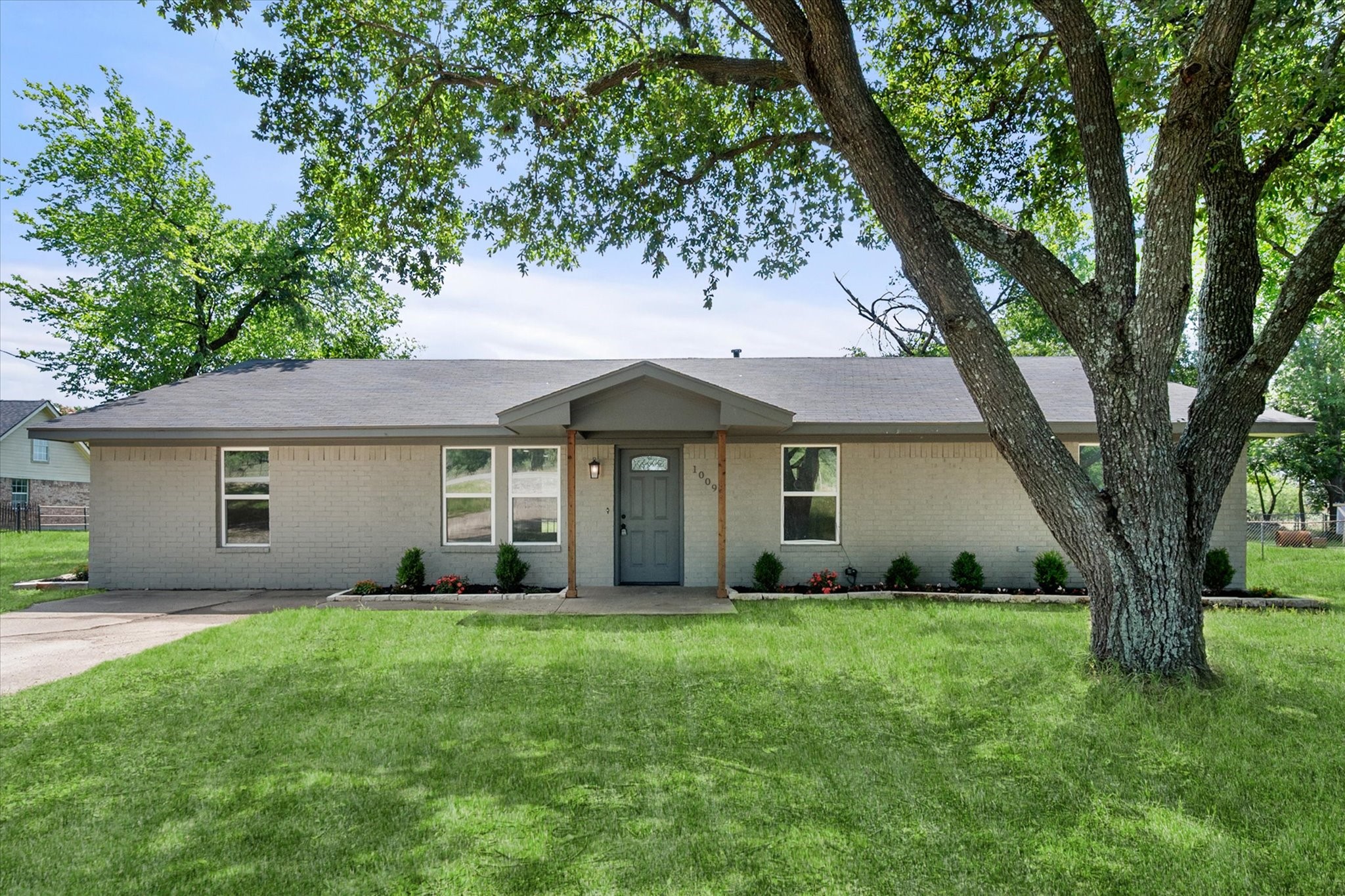 1009 N Spikes Road Corsicana TX 75110