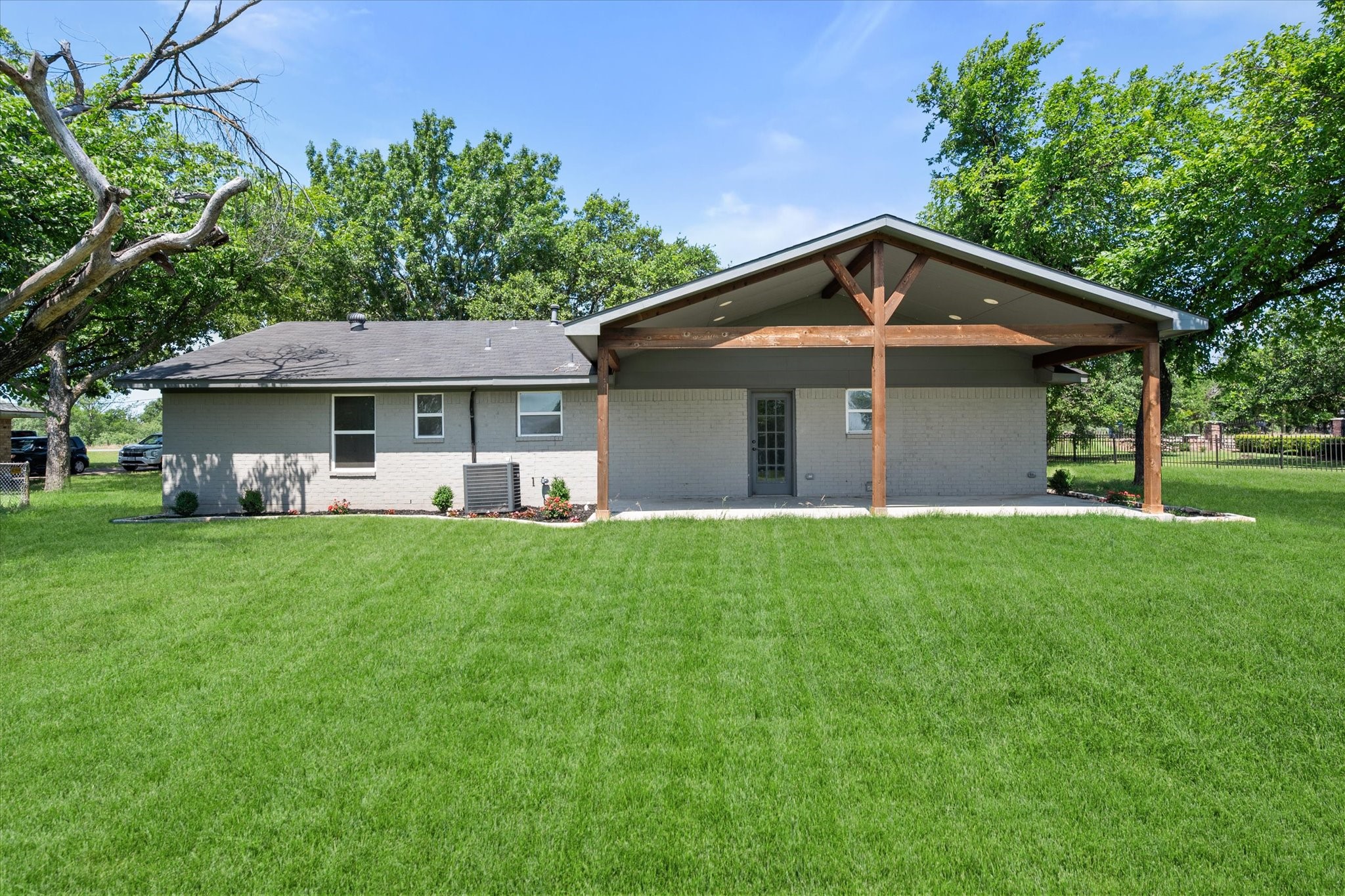 1009 N Spikes Road Corsicana TX 75110