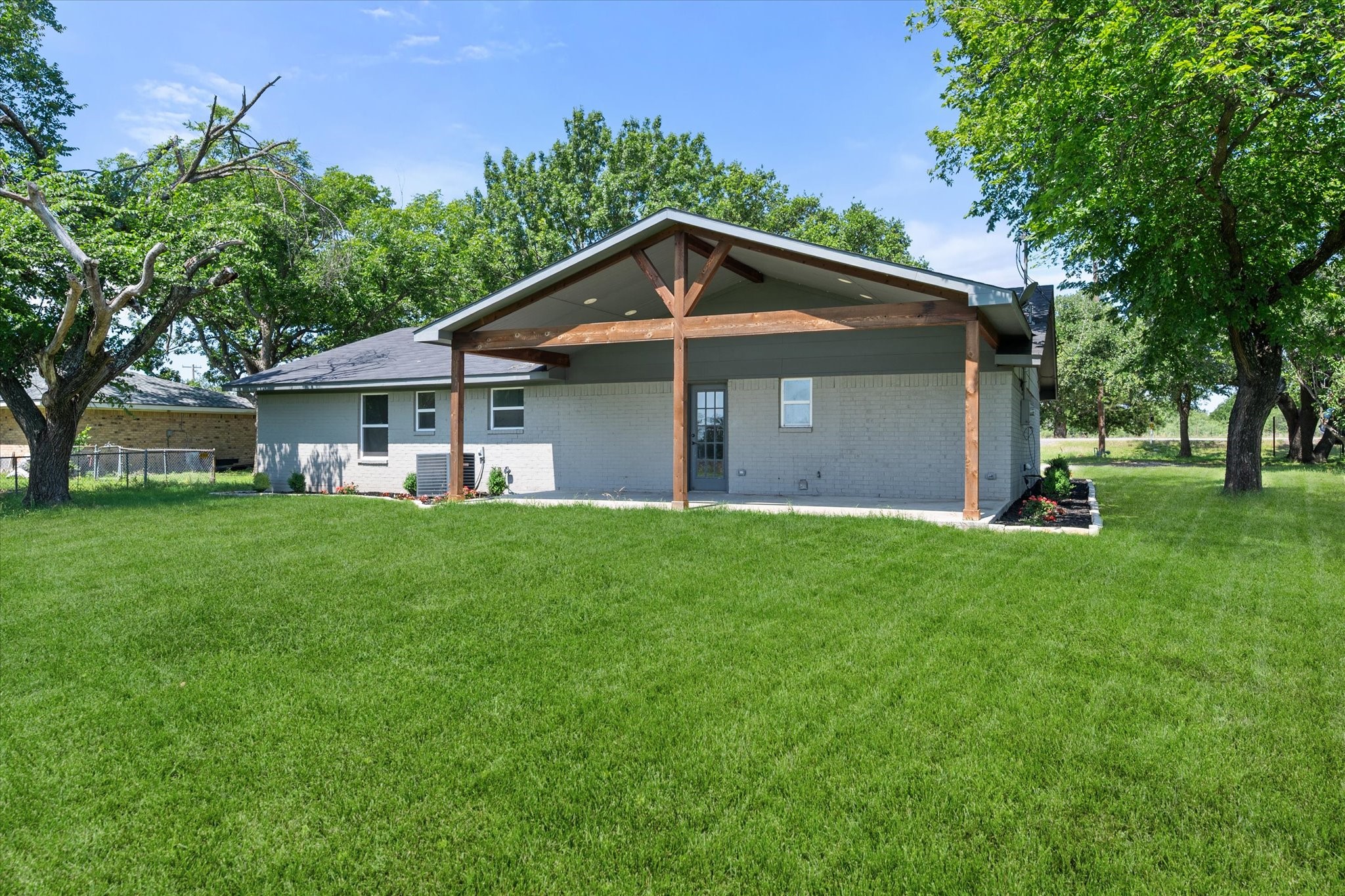 1009 N Spikes Road Corsicana TX 75110