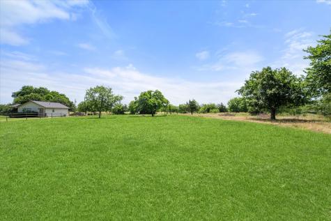 1009 N Spikes Road Corsicana TX 75110