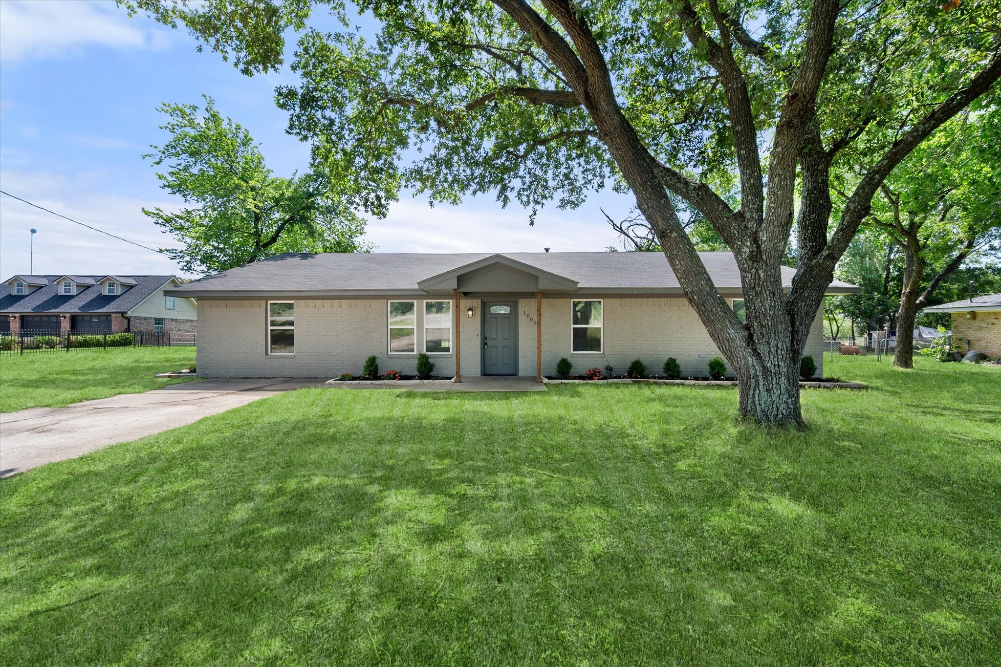 1009 N Spikes Road Corsicana TX 75110
