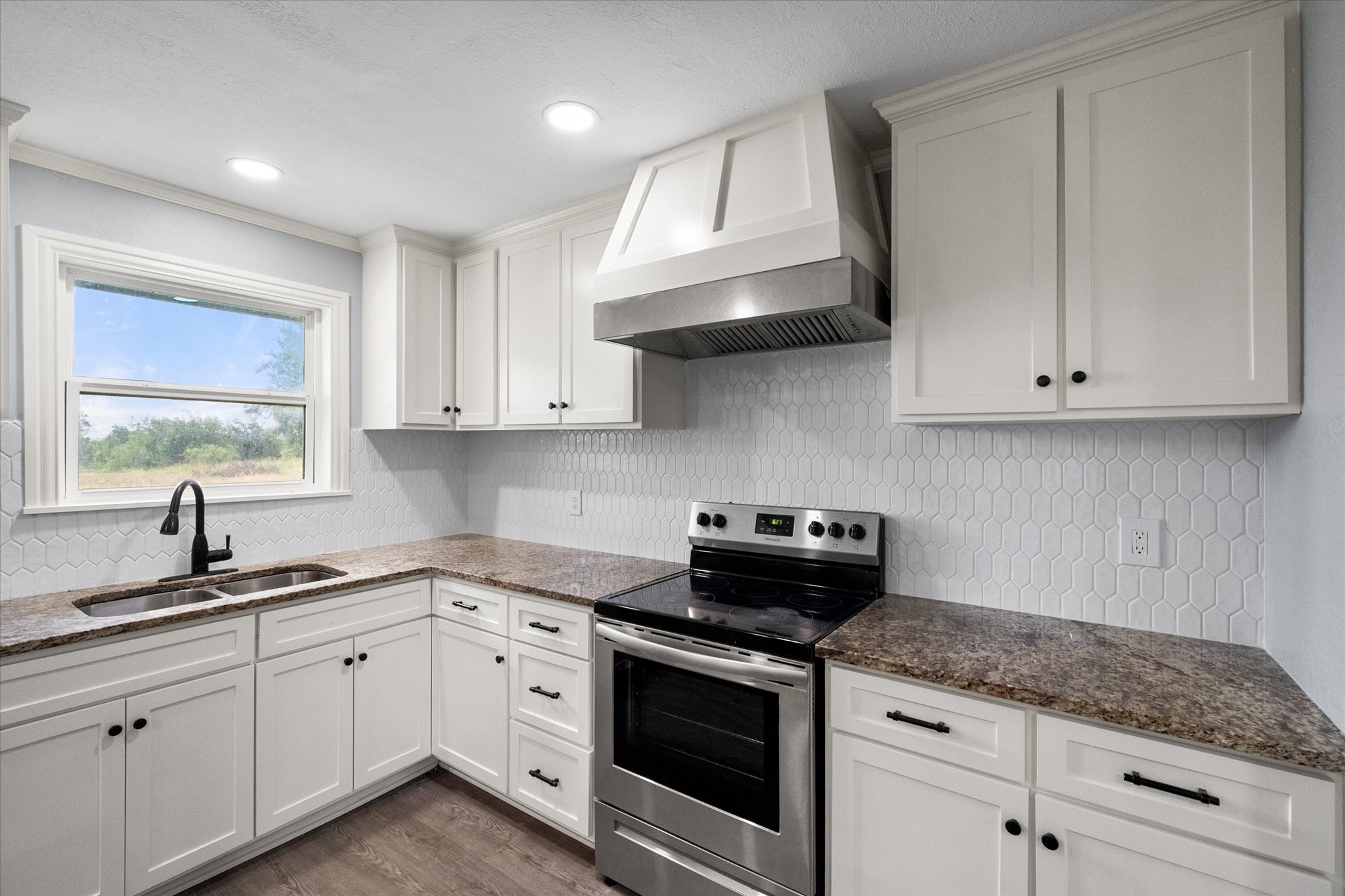 1009 N Spikes Road Corsicana TX 75110