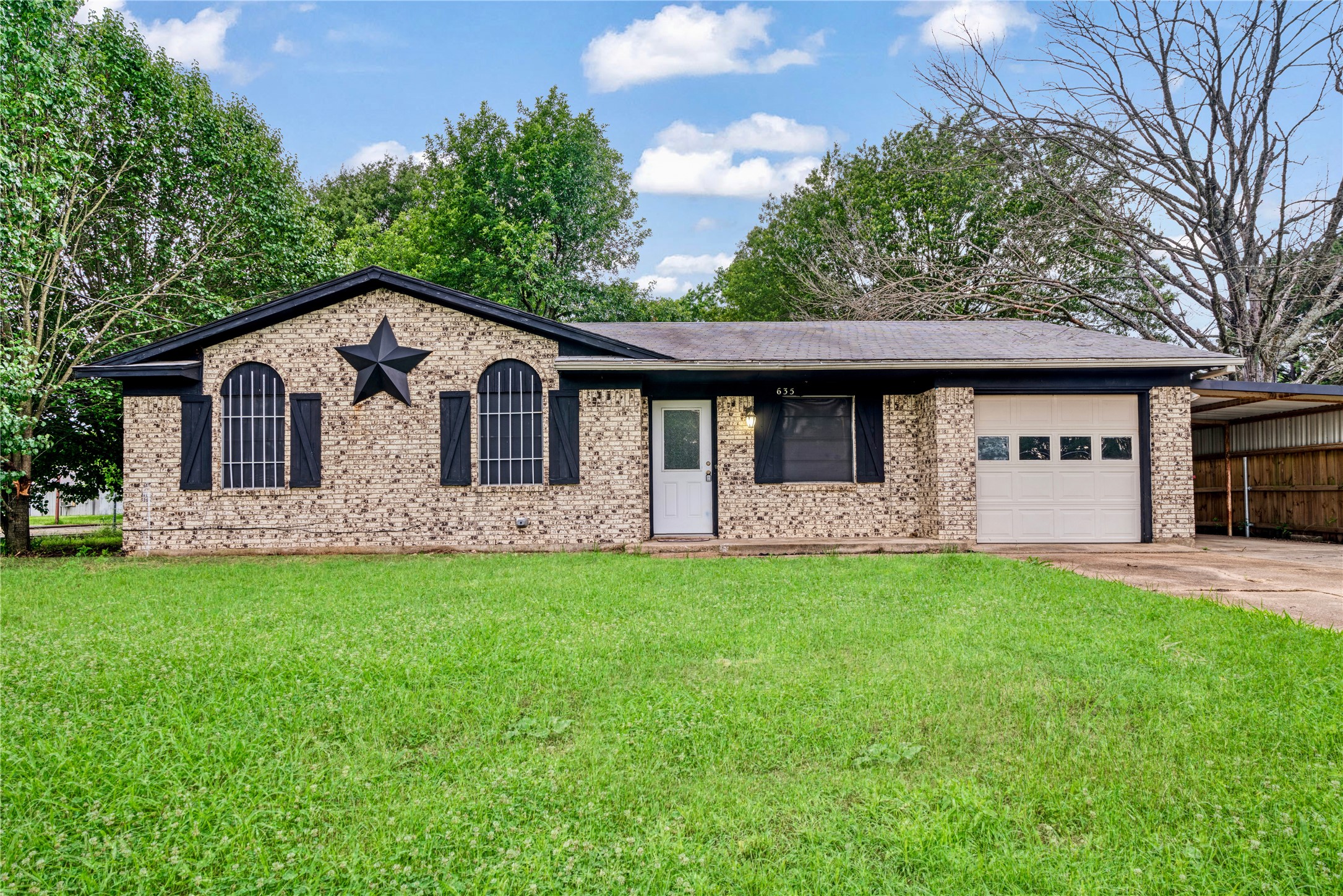 635 N Center Street Blossom TX 75416
