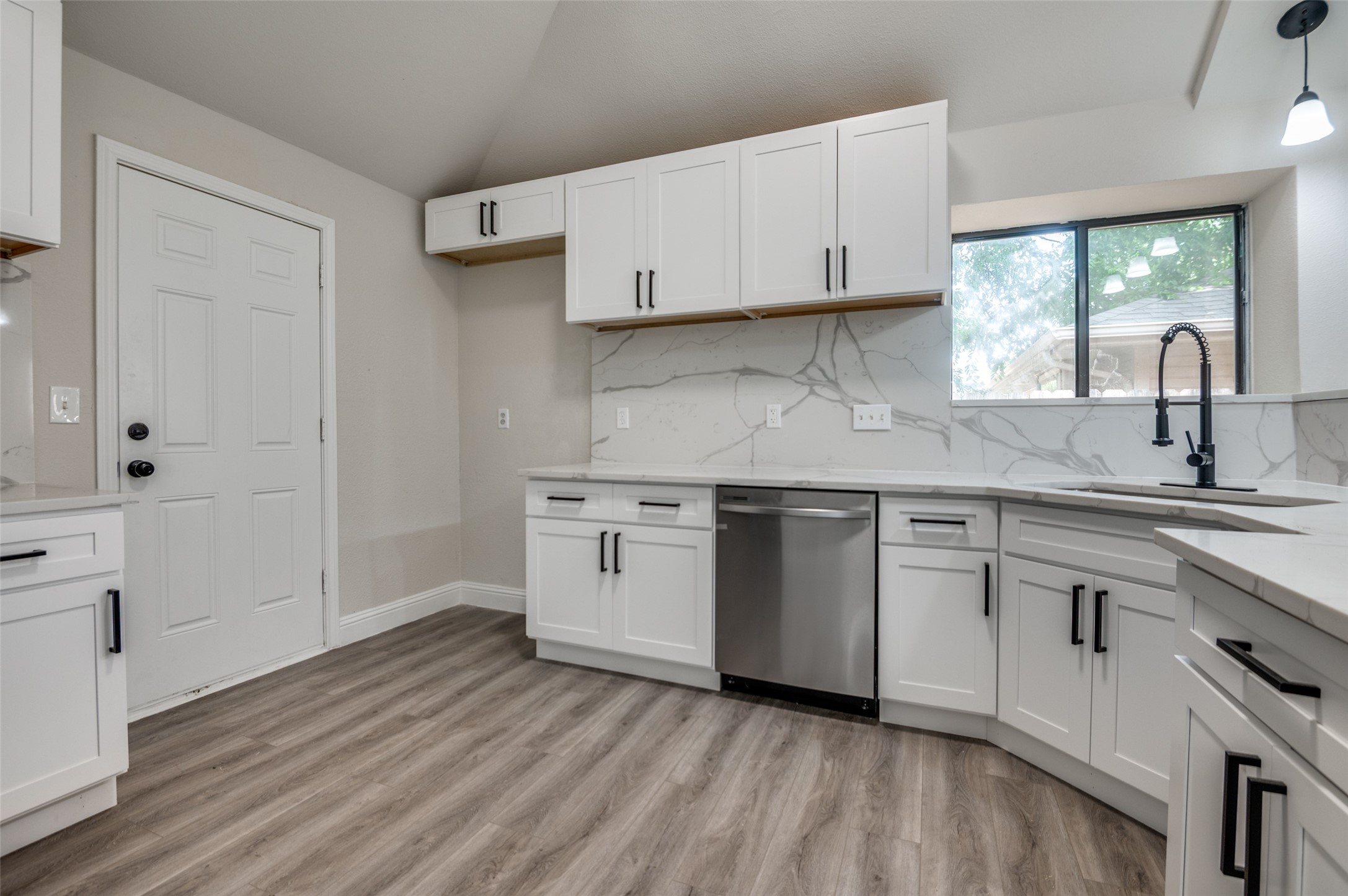 829 Foxridge Drive Arlington TX 76017