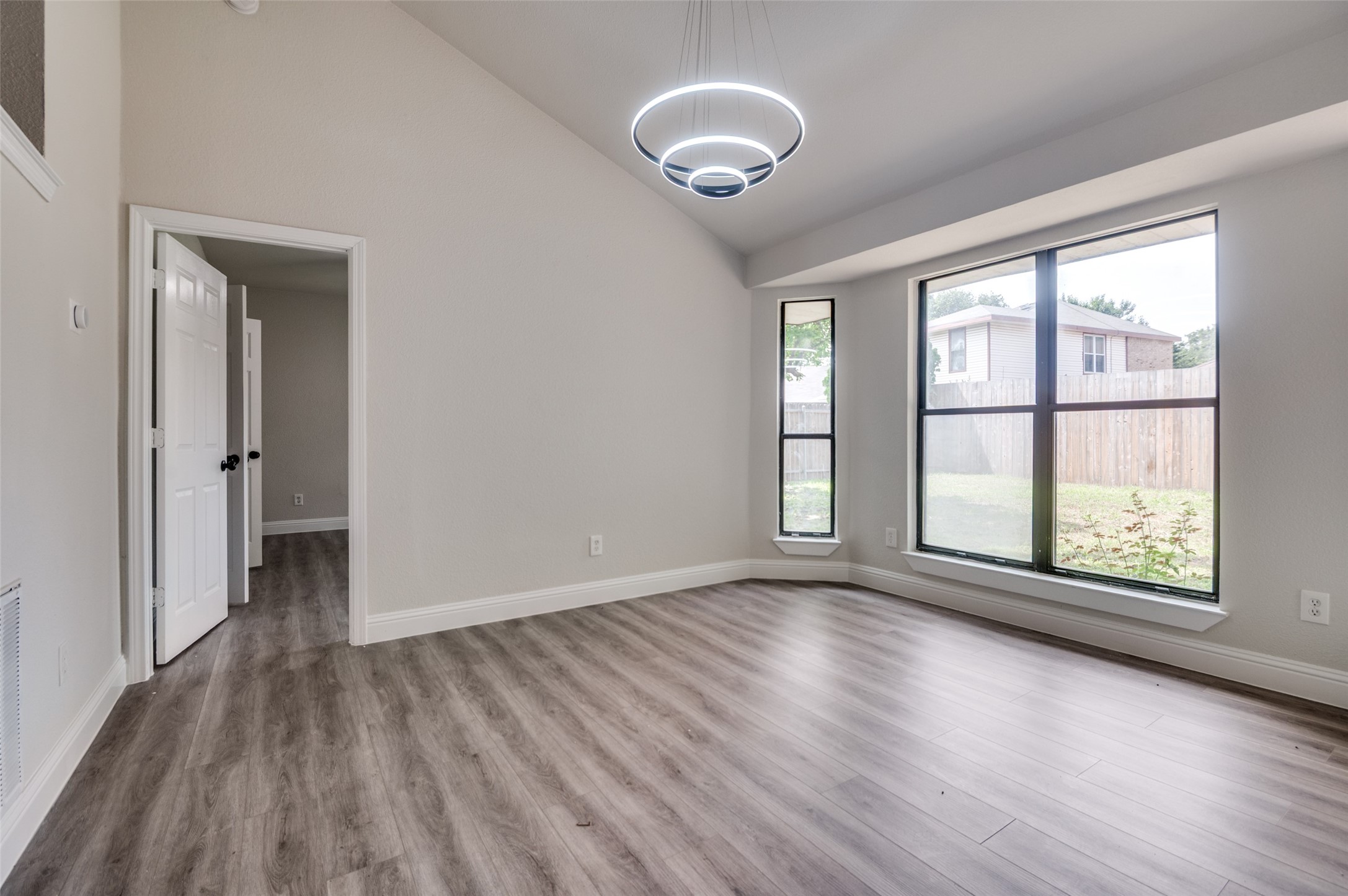 829 Foxridge Drive Arlington TX 76017