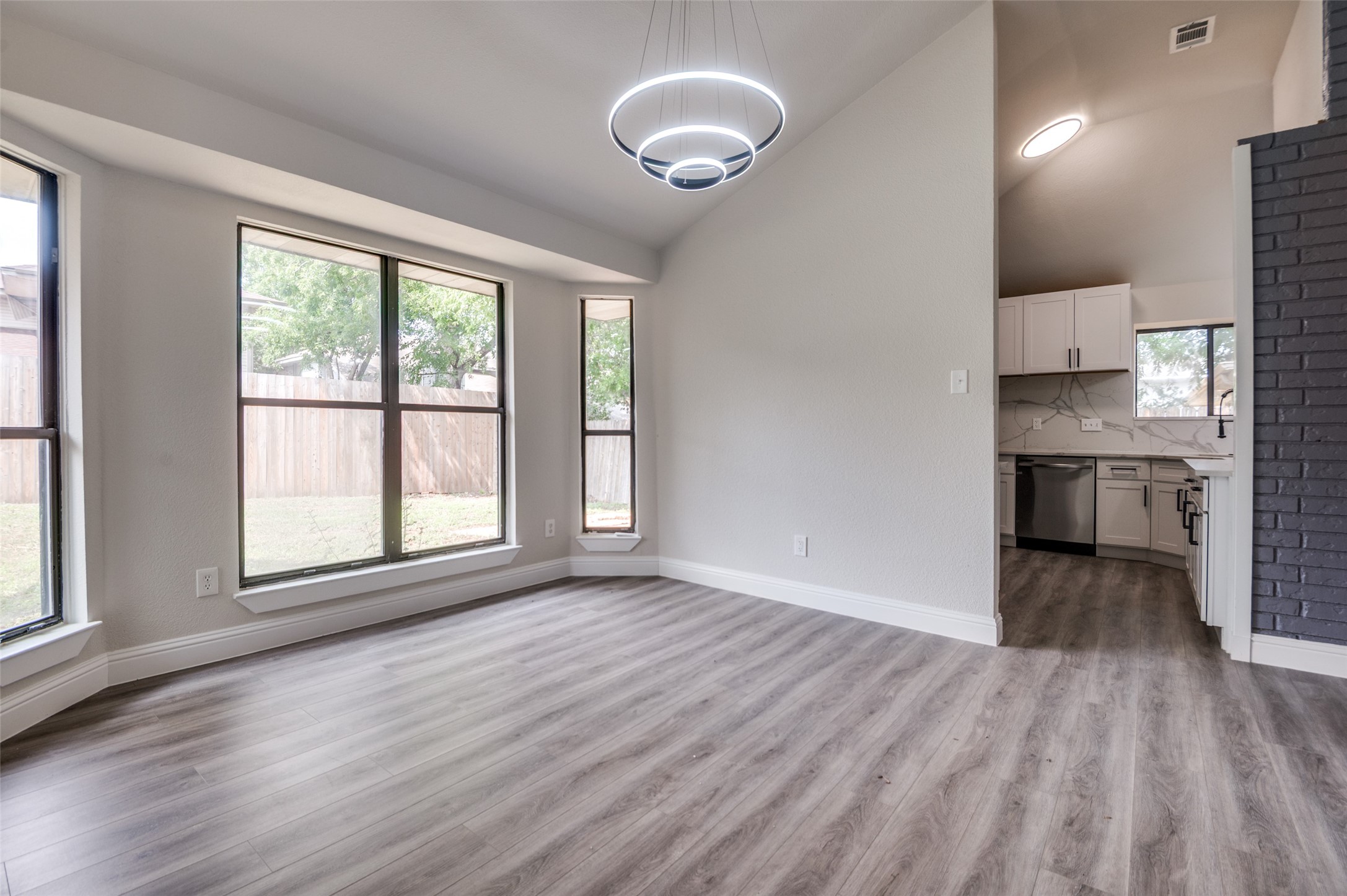 829 Foxridge Drive Arlington TX 76017