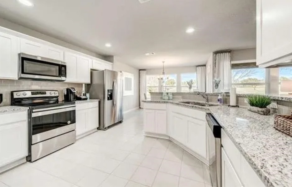144 County Road 4869 Azle TX 76020