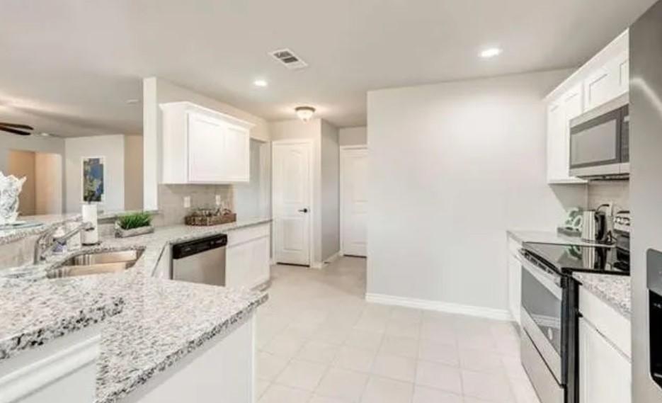 144 County Road 4869 Azle TX 76020