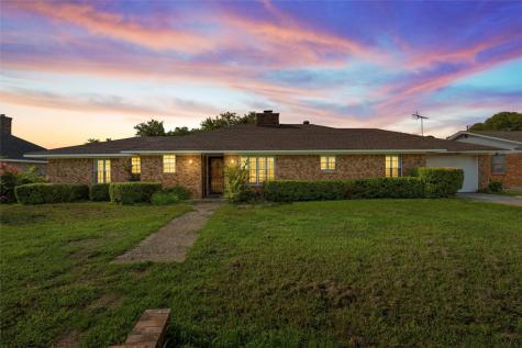 402 E Wilson Avenue Whitney TX 76692