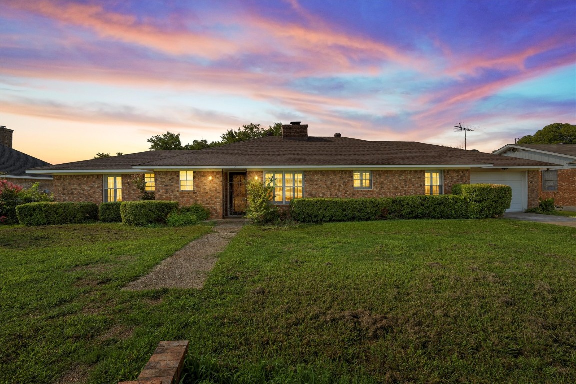 402 E Wilson Avenue Whitney TX 76692
