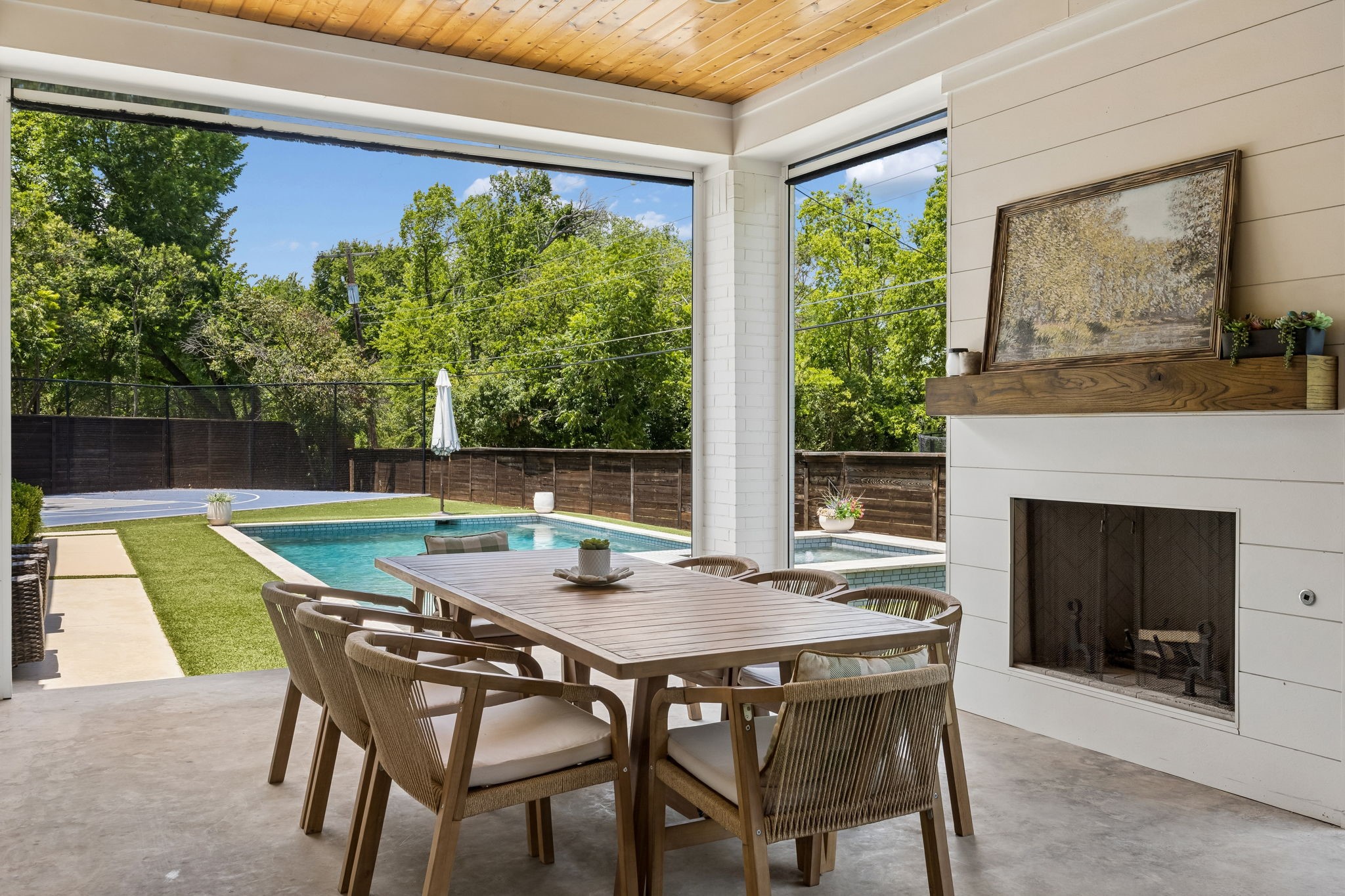 5105 Del Roy Drive Dallas TX 75229