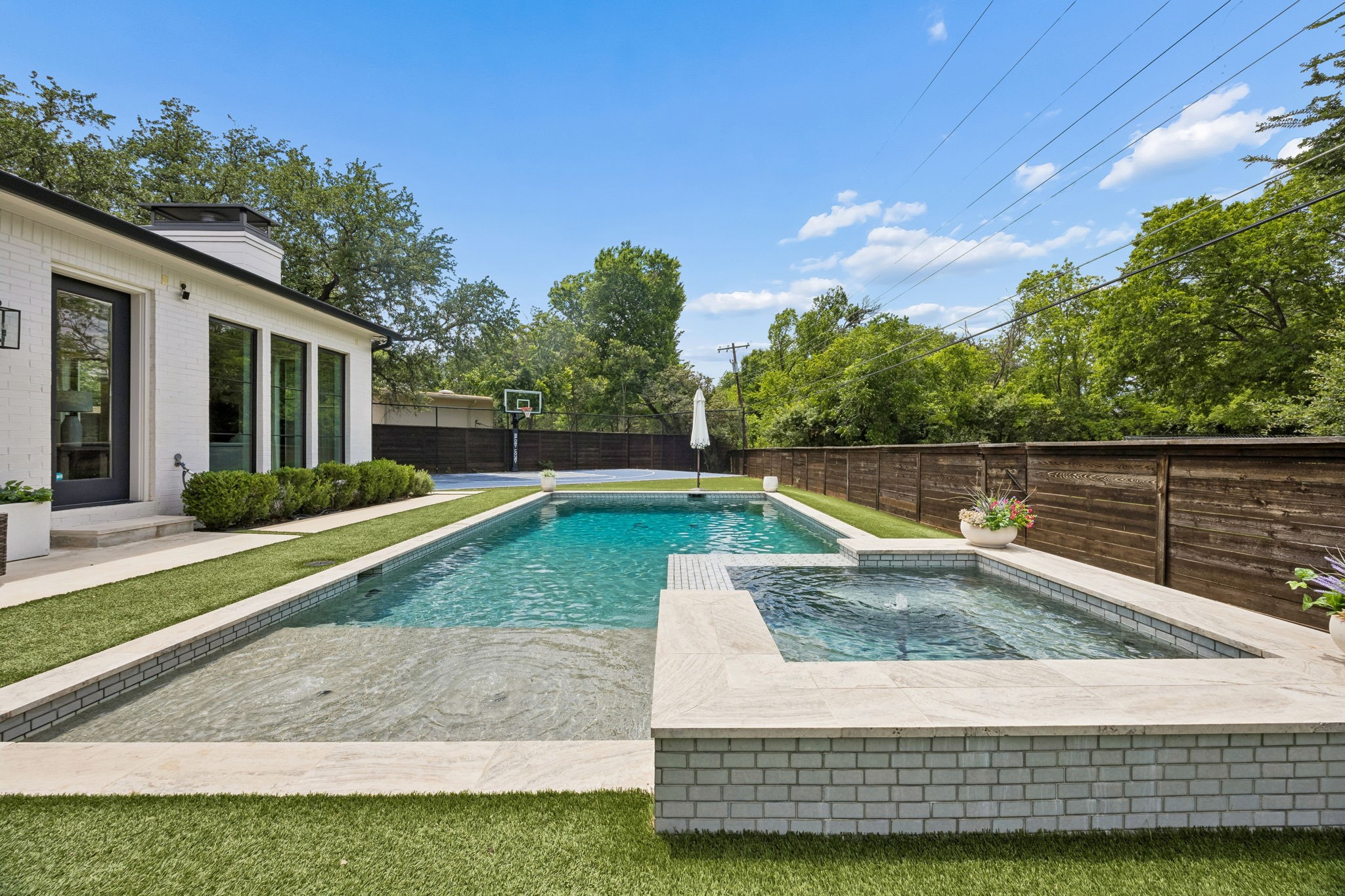 5105 Del Roy Drive Dallas TX 75229