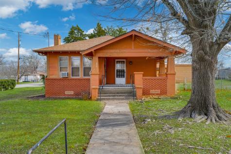 1101 S Locust Street Clarksville TX 75426