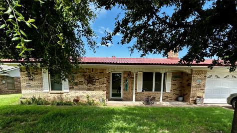 1209 Park Street N Seymour TX 76380