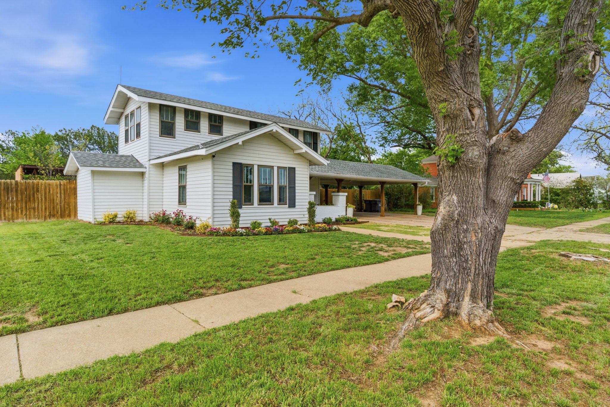 909 3rd Street Graham TX 76450