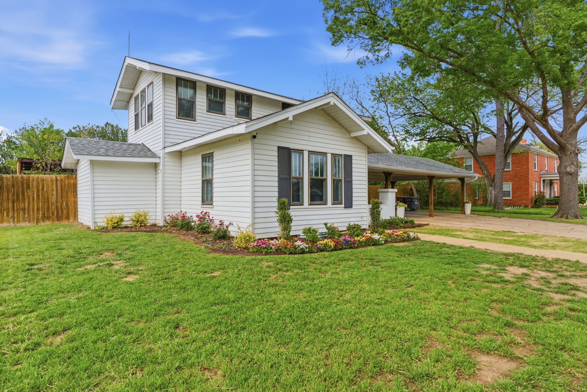 909 3rd Street Graham TX 76450