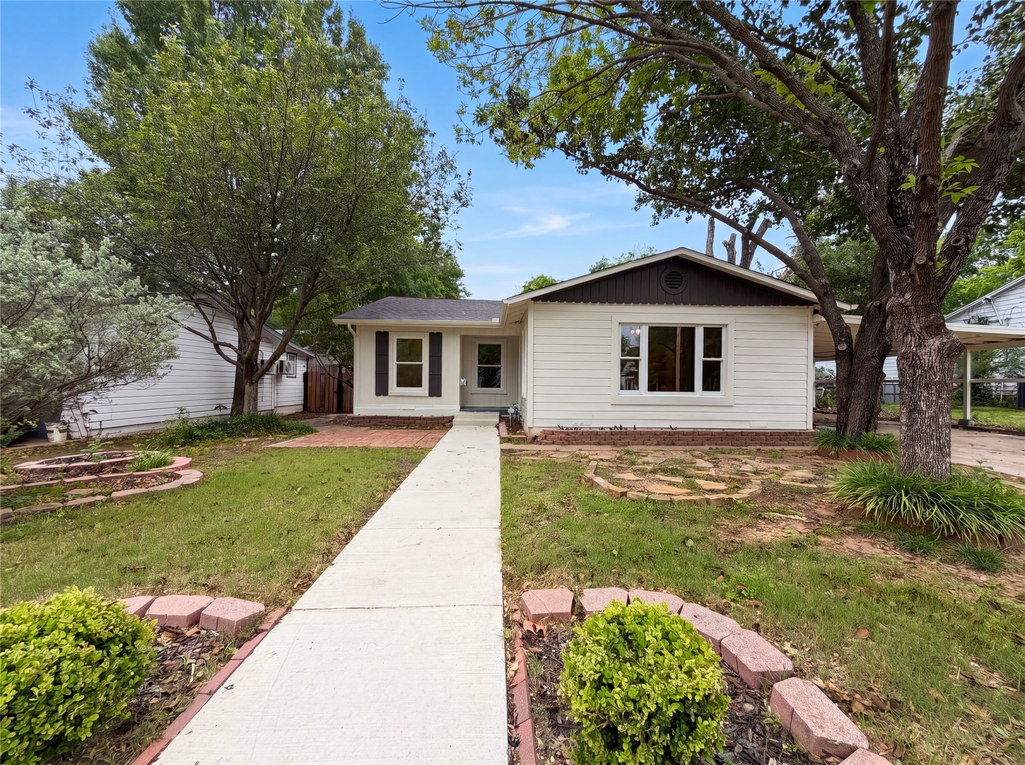 2724 Halbert Street Fort Worth TX 76112