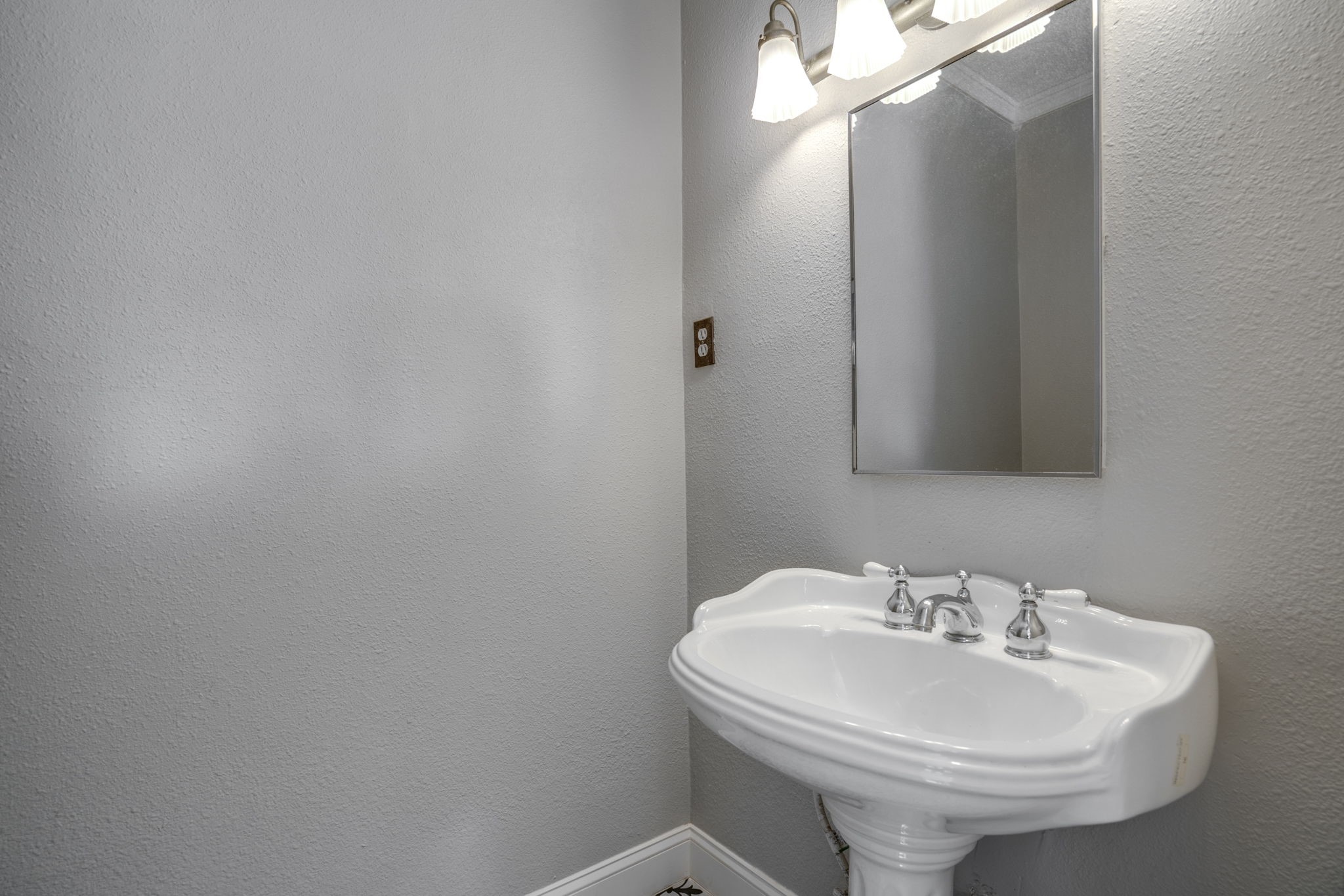 9576 Ash Creek Drive Dallas TX 75228
