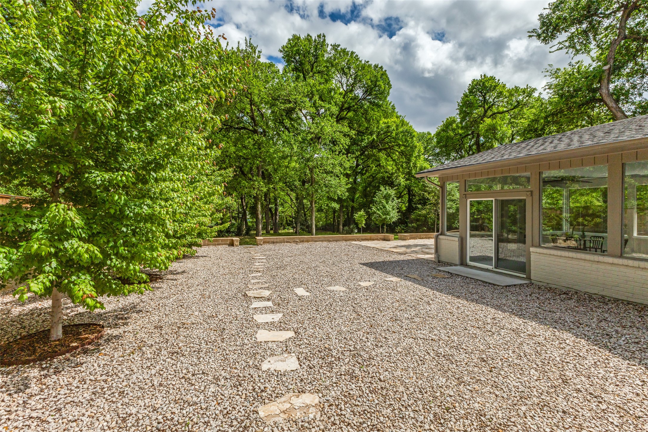 9576 Ash Creek Drive Dallas TX 75228