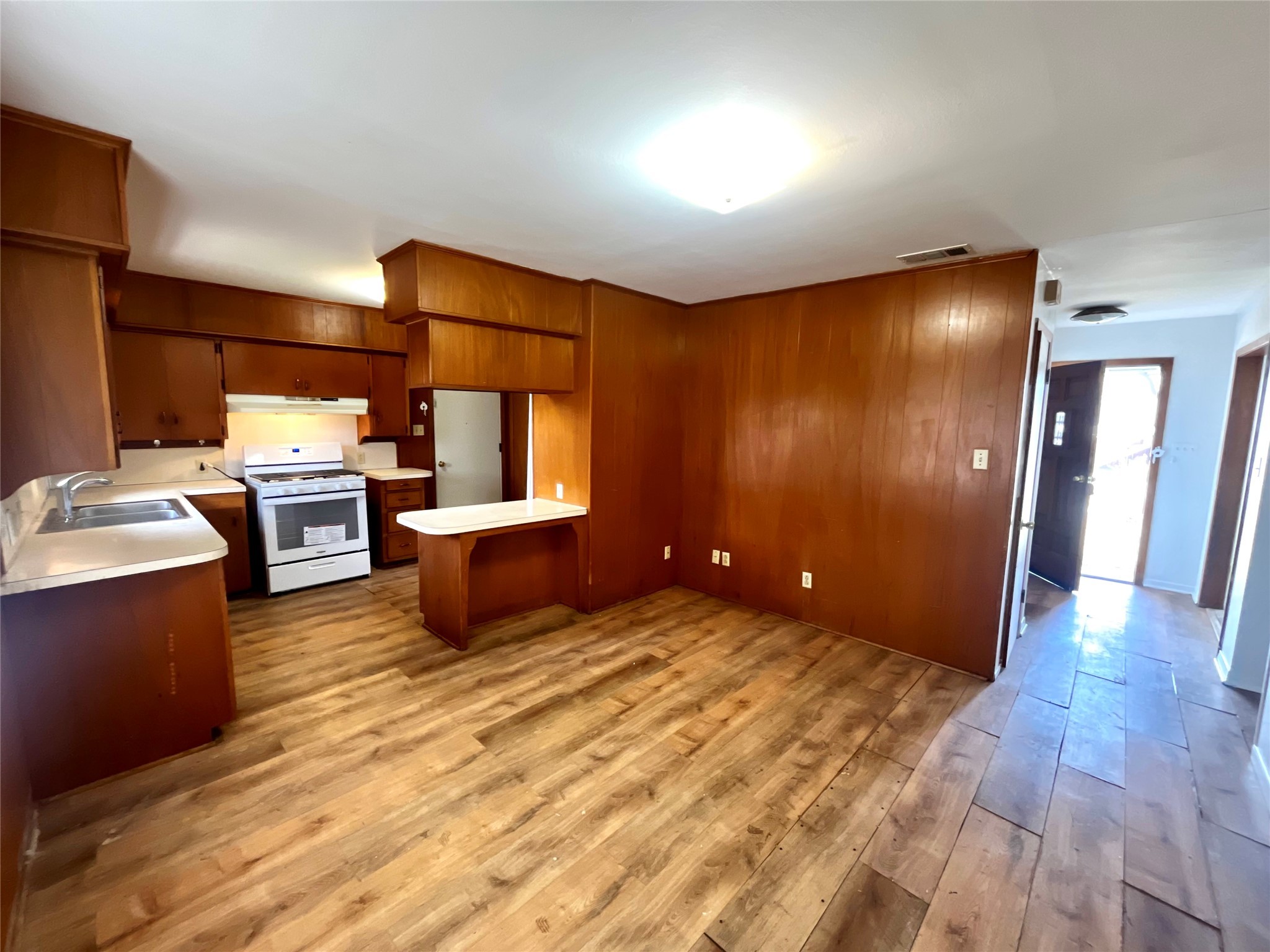 915 N Spring Street Grand Saline TX 75140