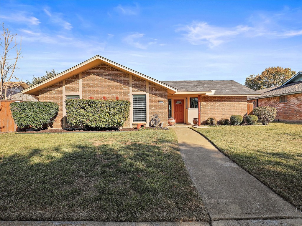 517 Worcester Lane Garland TX 75040