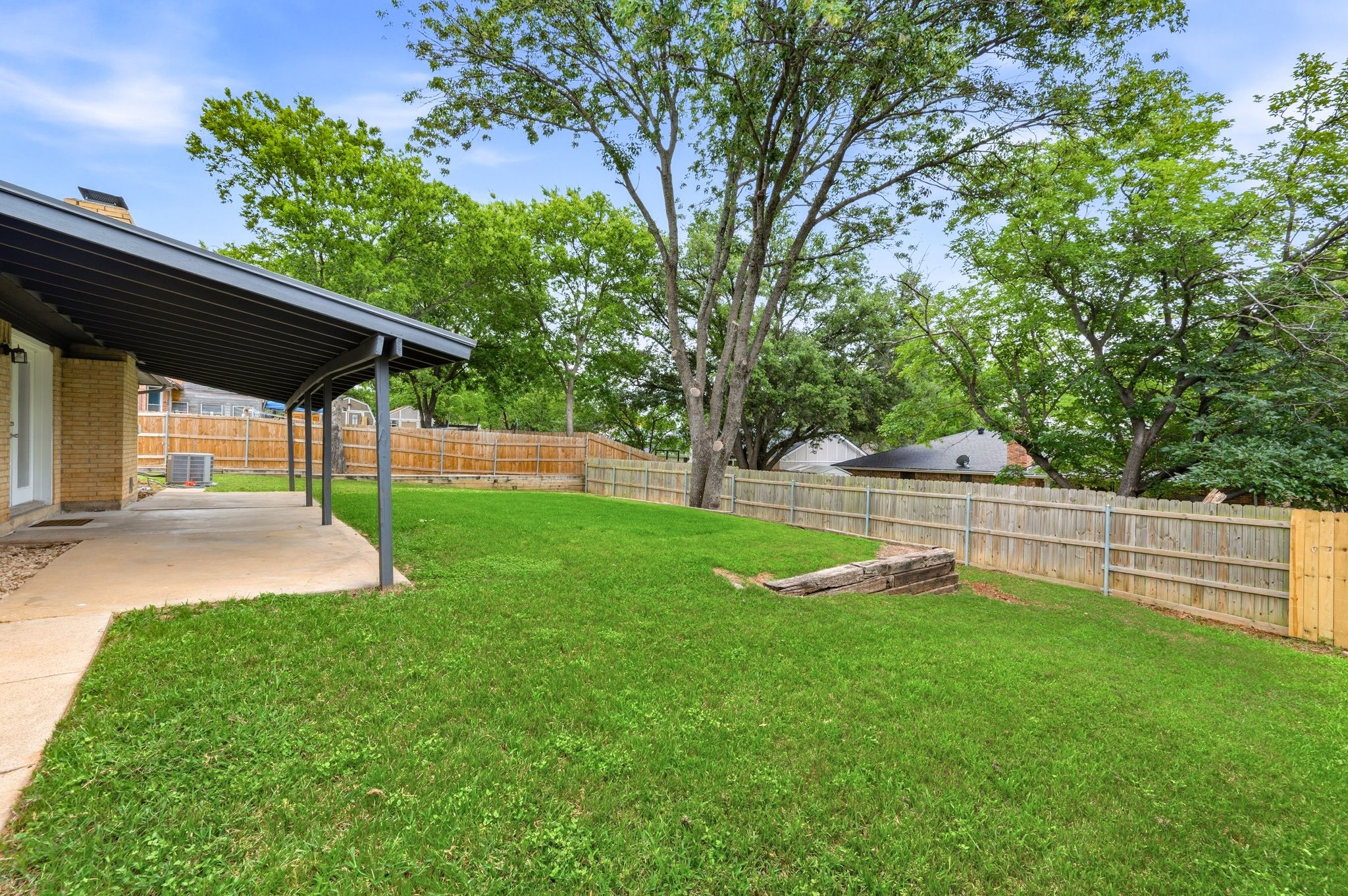 6748 Greenacres Drive North Richland Hills TX 76182
