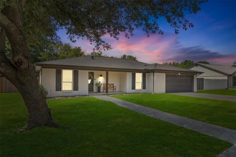2717 Prestondale Drive Hurst TX 76054