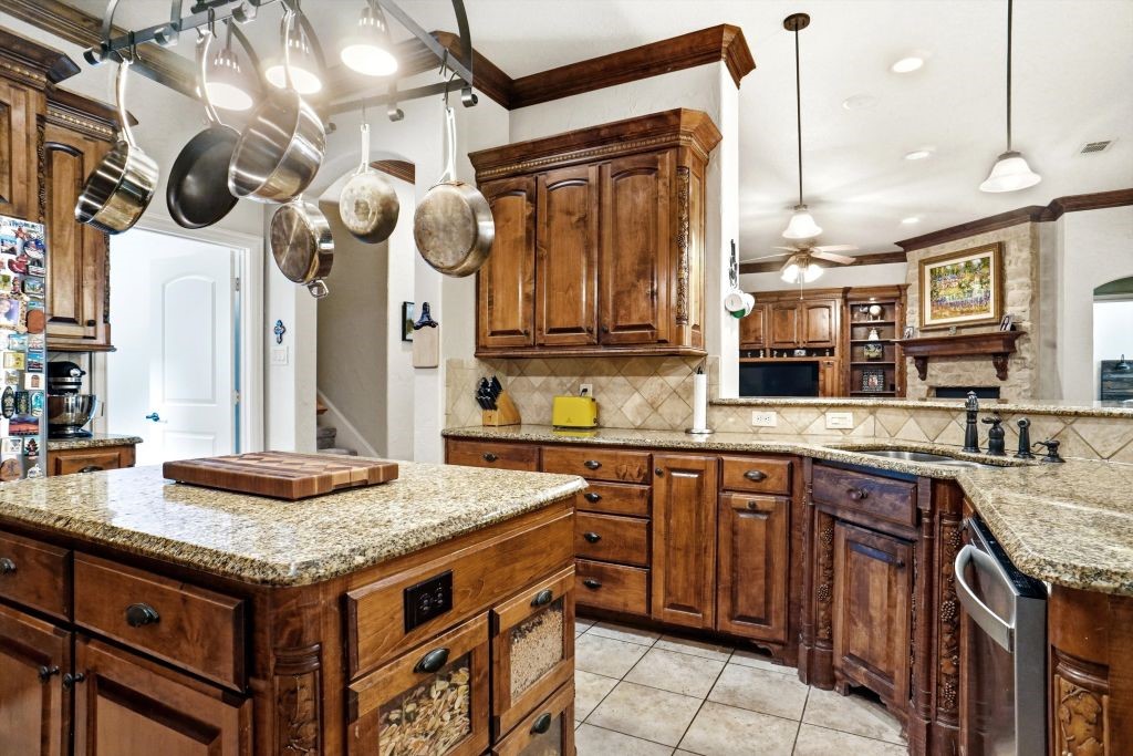 620 Highview Lane Hurst TX 76054
