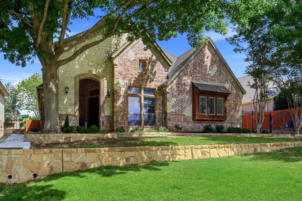 620 Highview Lane Hurst TX 76054