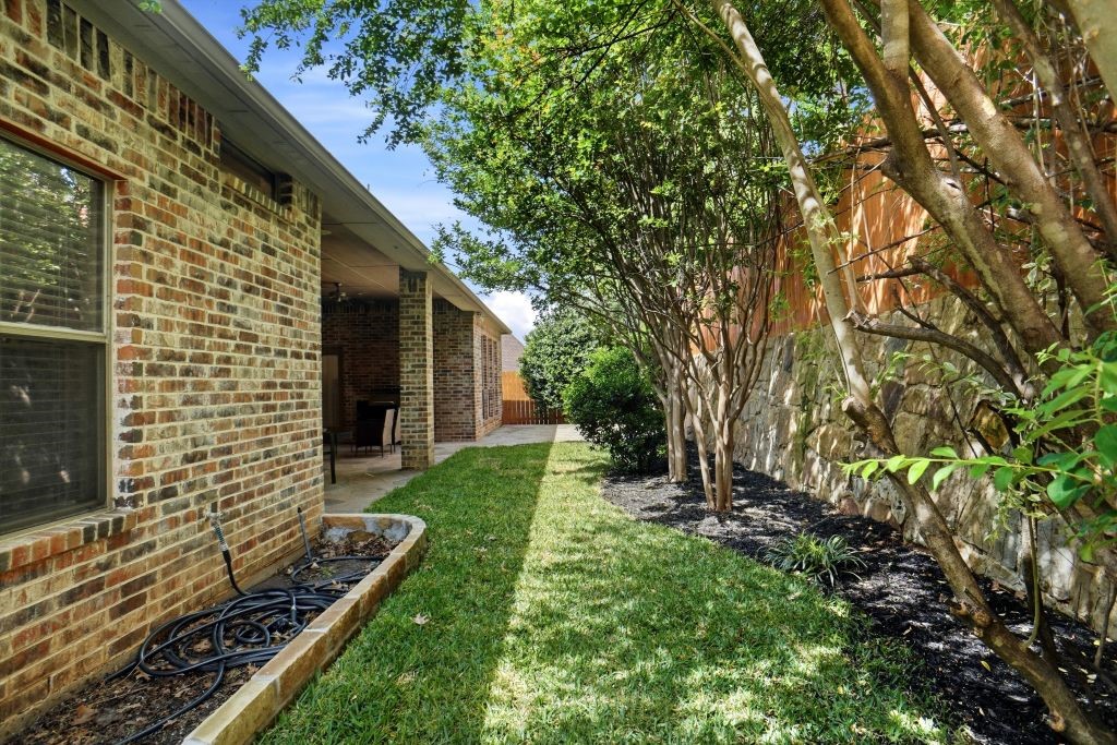620 Highview Lane Hurst TX 76054