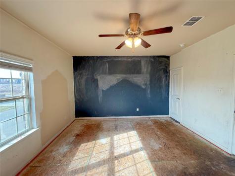 625 E Powell Avenue Fort Worth TX 76104