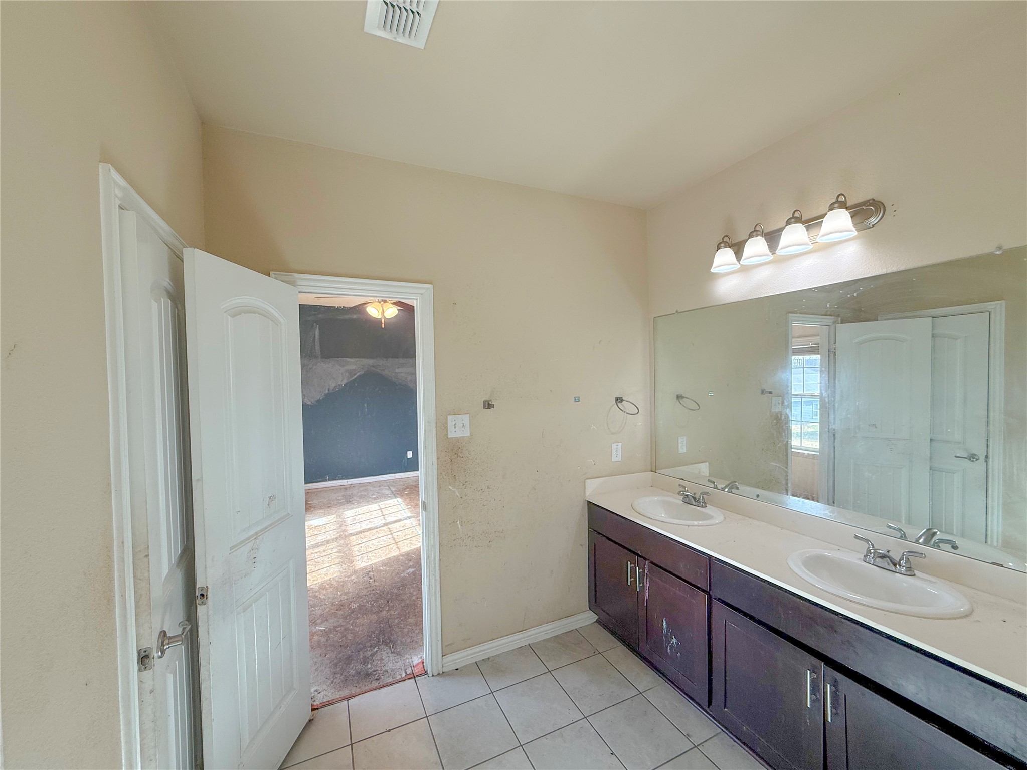 625 E Powell Avenue Fort Worth TX 76104