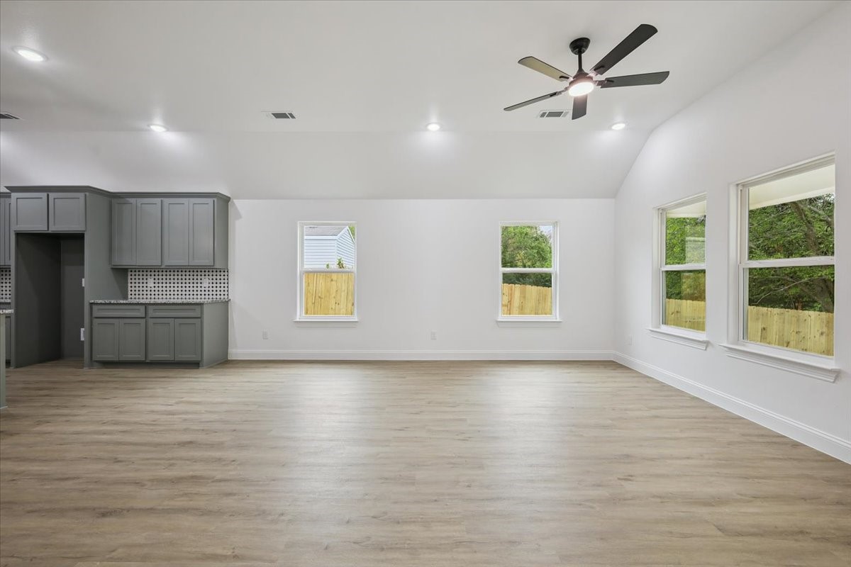 111 N Oak Street Ector TX 75439