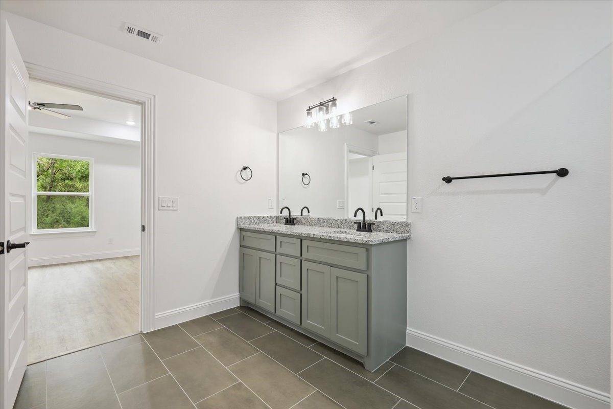 111 N Oak Street Ector TX 75439