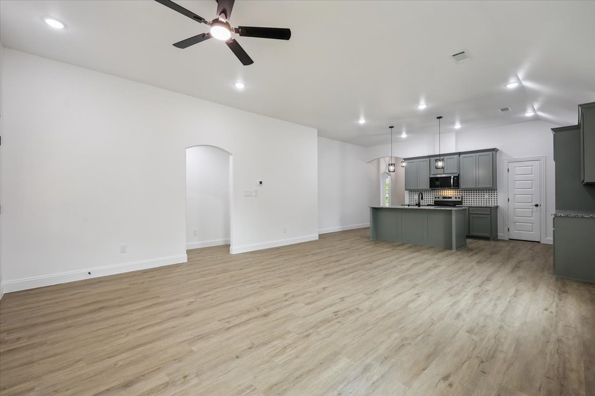 111 N Oak Street Ector TX 75439