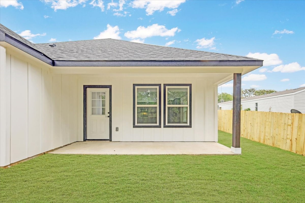 111 N Oak Street Ector TX 75439