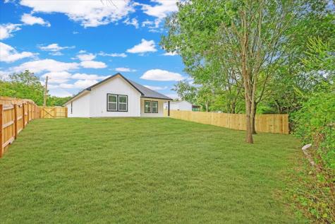 111 N Oak Street Ector TX 75439