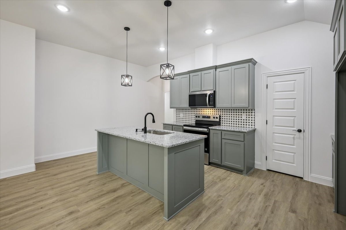 111 N Oak Street Ector TX 75439