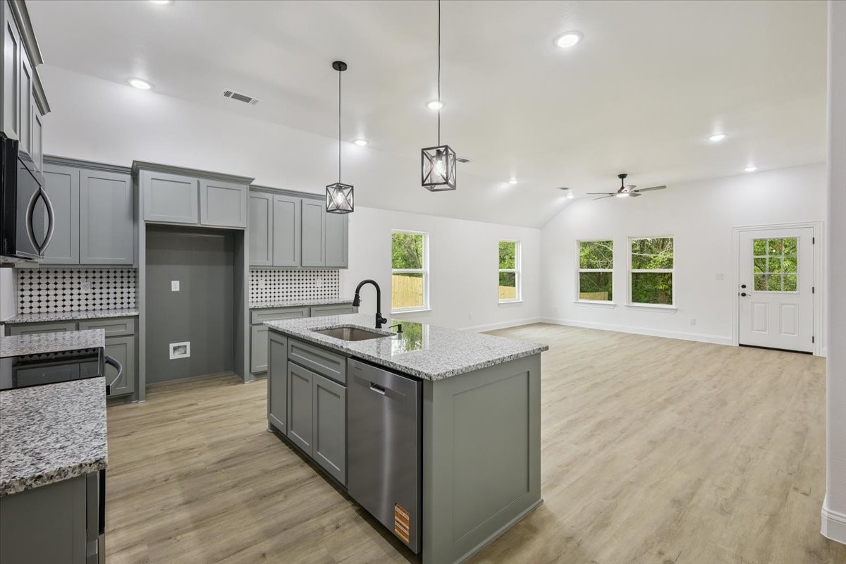 111 N Oak Street Ector TX 75439