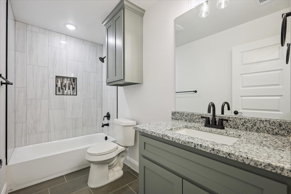 111 N Oak Street Ector TX 75439